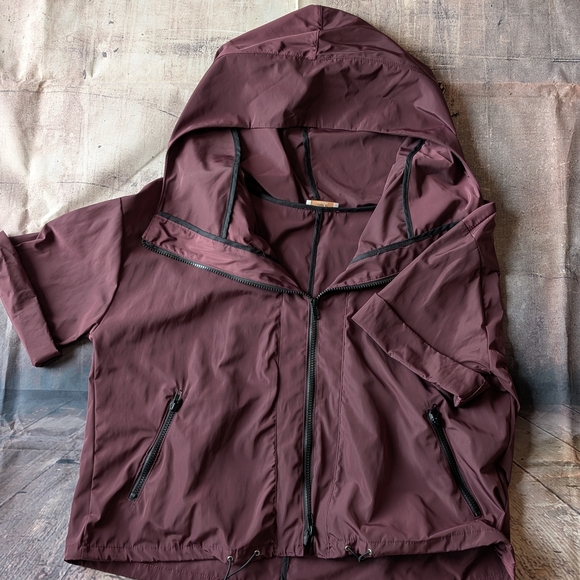 Stylish Burgundy Hooded Jacket - Picture 1 of 2